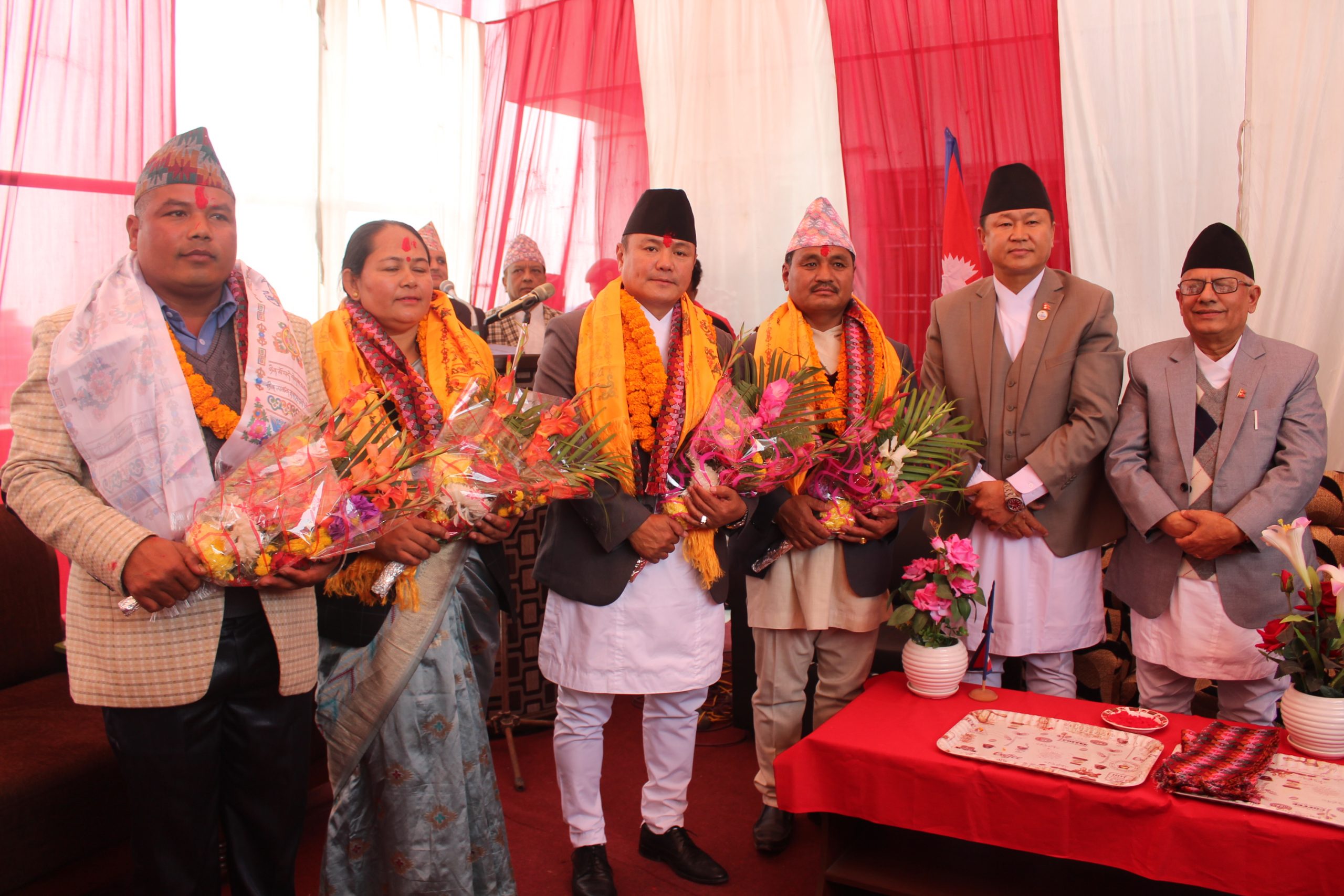 प्रदेश १ मा मन्त्रिमण्डल विस्तार, मुख्यमन्त्रिद्धारा मन्त्रिहरुलाई सपथग्रहण (फोटो फिचर)