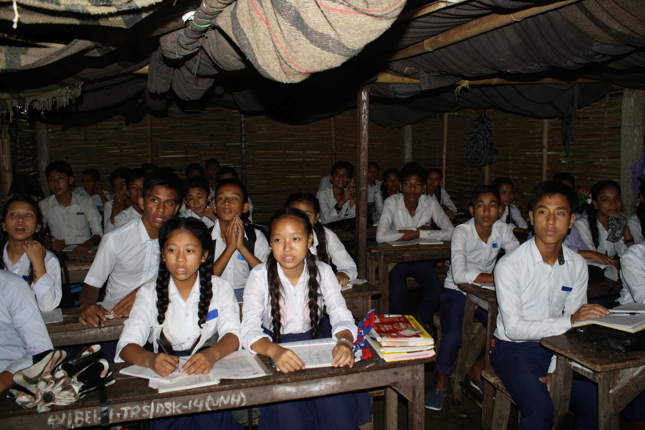 दातृ संस्थाको सहयोगमा कटौती, शरणार्थी शिविरका विद्यार्थीको विचल्ली