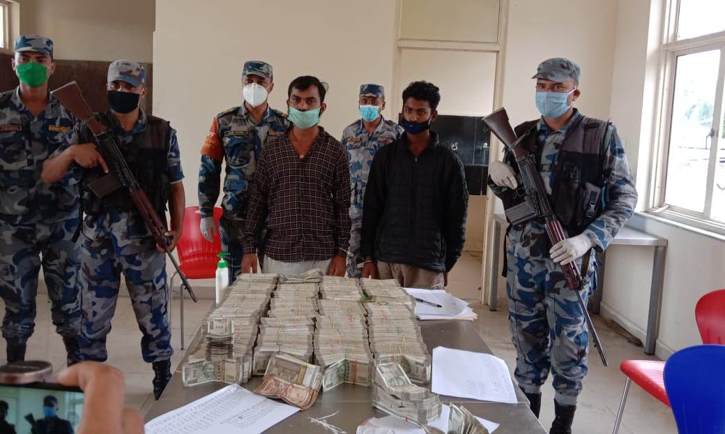 एक करोड ९ लाख अवैध भारतीय नोट सहित विराटनगरबाट दुई जना पक्राउ