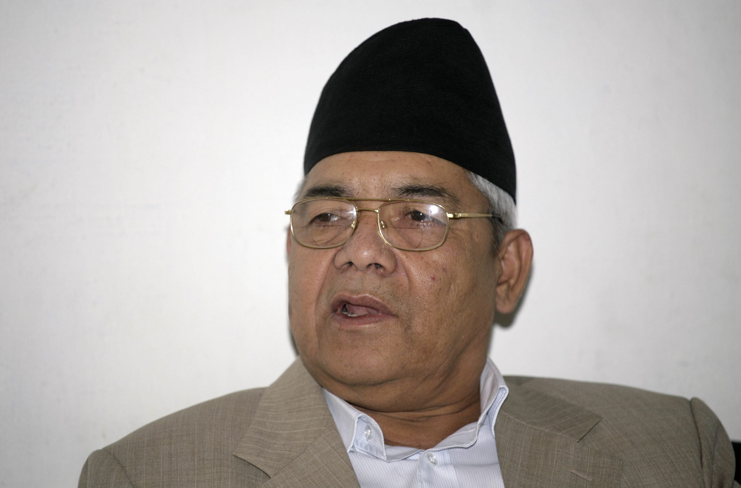 वामदेवले ओलीलाई भनेः पहिला दुईजना अध्यक्ष मिल्नूस्