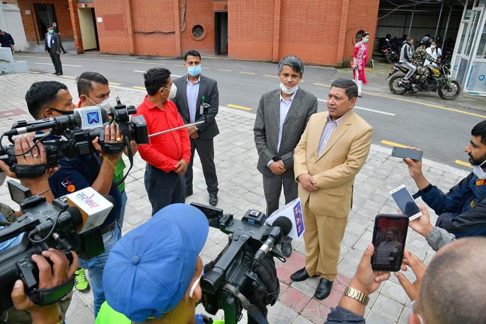 नेकपा सचिवालय बैठक सम्पन्नः विदेशी बुहारीलाई ७ वर्षपछि मात्रै नागरिकता दिने निर्णय