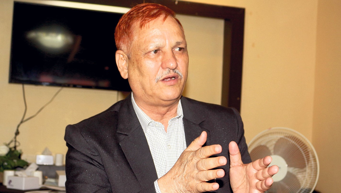 प्रचण्डले बोलाएको भेला समय सान्दर्भिक नभएको लेखराज भट्टको टिप्पणी