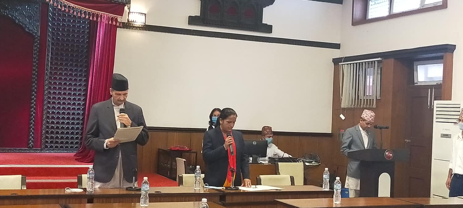 सरिता गिरीको सिटमा लिलादेवी सिटौलाले सपथ खाईन्