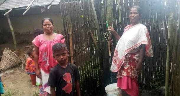 झापा गैरादहका बिपन्न परिवारलाई निशुल्क रुपमा धारा जडान