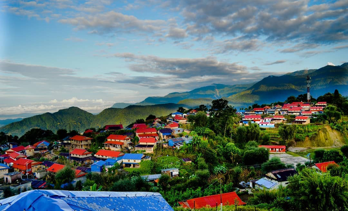 आठ महिनापछि लमजुङको घलेगाउँमा पर्यटकको चहलपहल बढ्यो