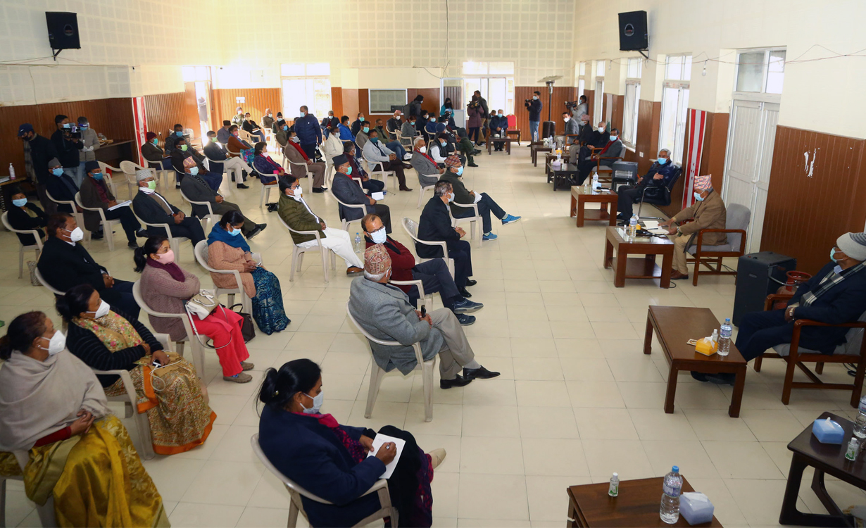 कांग्रेस बैठकमा देउवा र पौडेलबीच चर्काचर्की