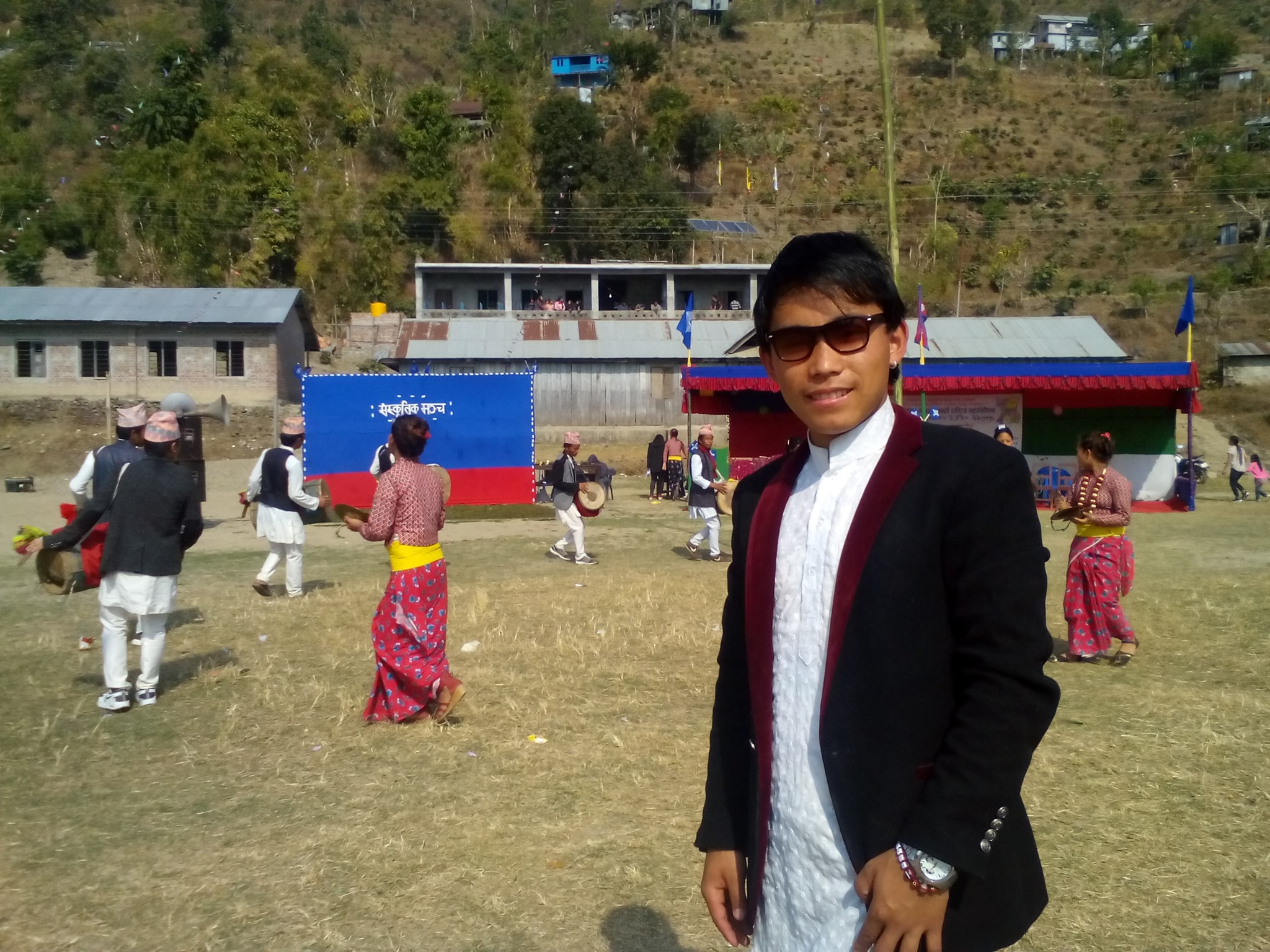 लिम्बु विद्यार्थी मञ्च इलामका अध्यक्ष योङहाङद्वारा विद्यालयलाई आर्थिक सहयाेग