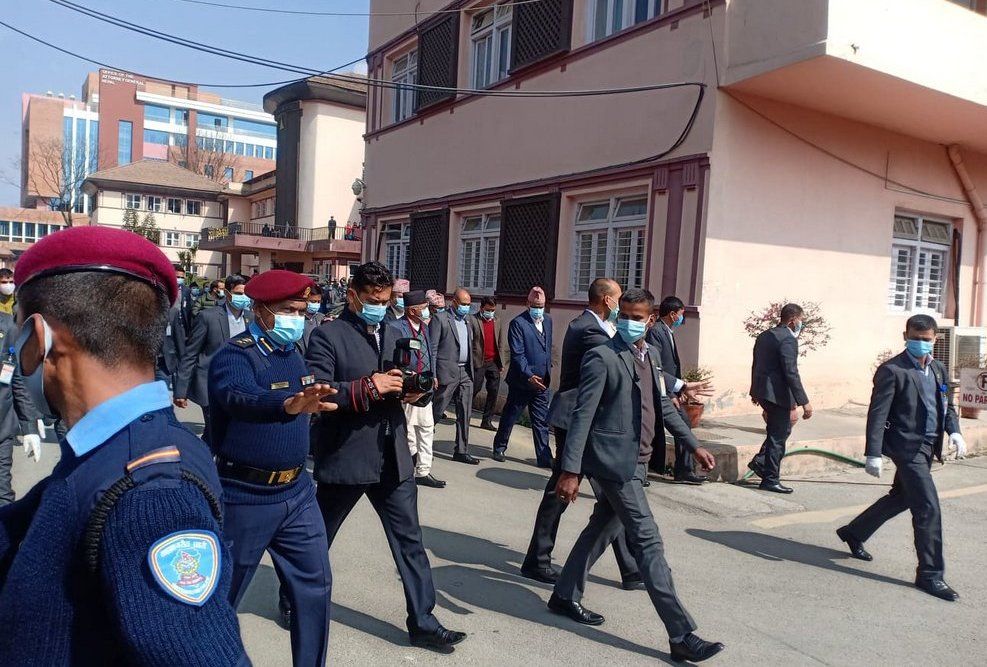 सर्वाेच्चमा प्रधानमन्त्रीको जवाफः अदालतको अवहेलना भन्ने दाबी नै अनुचित !