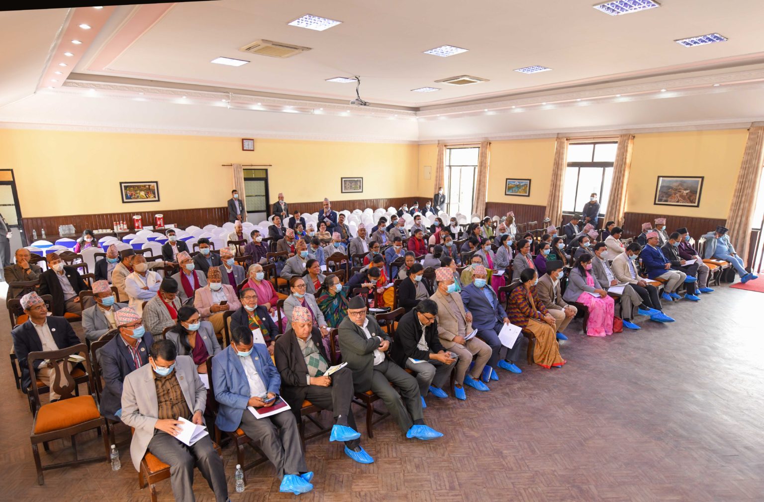 माधव नेपाल समूहका बहुमत केन्द्रीय सदस्यहरु ओलीसँग मिलेर जानुपर्ने पक्षमा