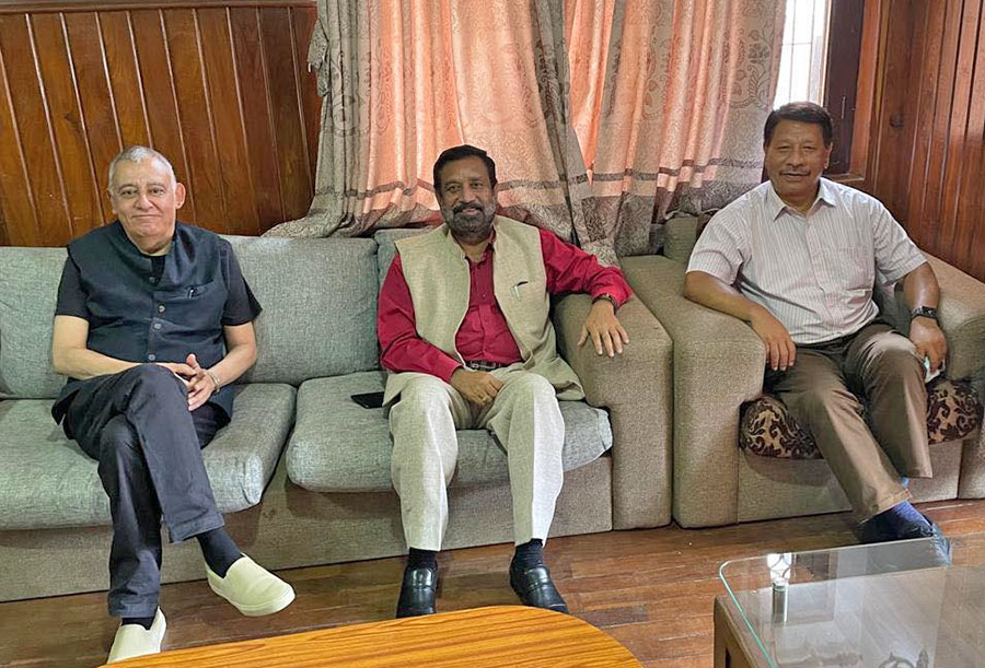 कांग्रेस नेतात्रय निधि, कोइराला र सिंहबीच आज फेरि ‘लञ्च मिटिङ’ हुने