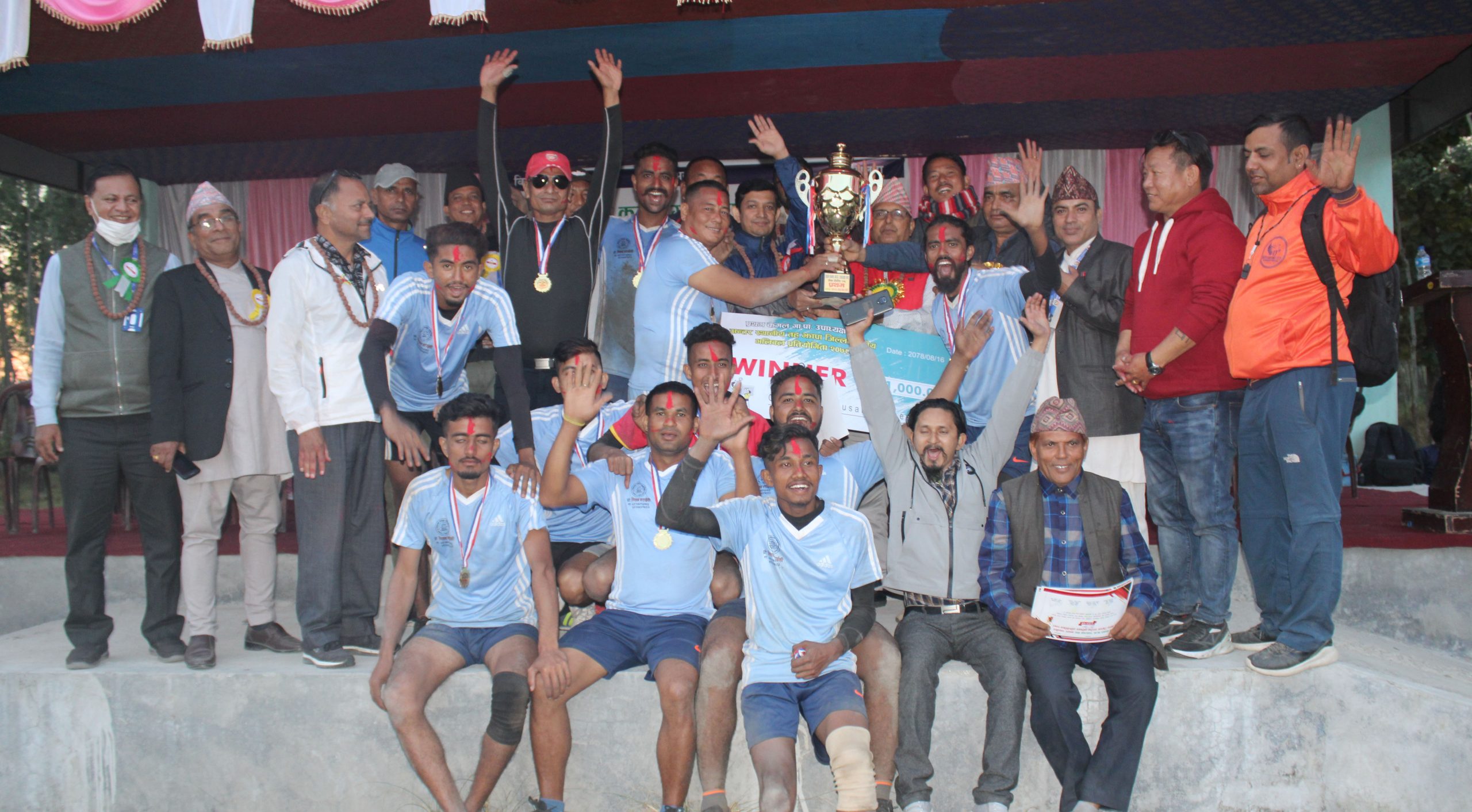 कमल गाउँपालिका प्रथम उपाध्यक्ष कपको उपाधि झापा गाउँपालिकाले चुमे