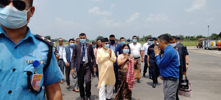 तीन दिनका लागि एमाले अध्यक्ष ओली झापामा