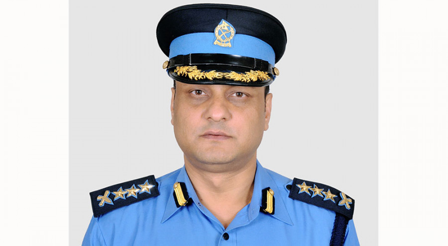 पूर्व प्रहरी महानिरीक्षक सर्वेन्द्र खनाल एमाले प्रवेश गर्दै