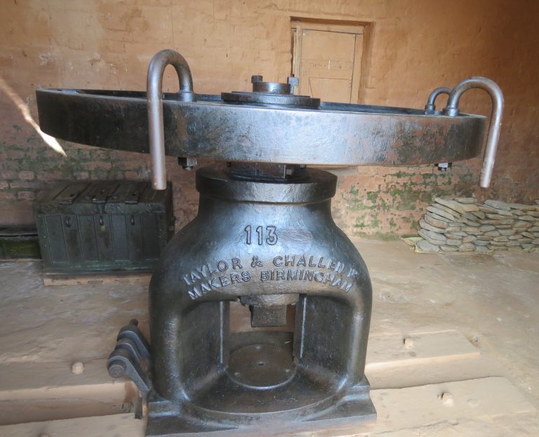 गुमनाम छन् धनकुुटाका ऐतिहासिक सम्पदा