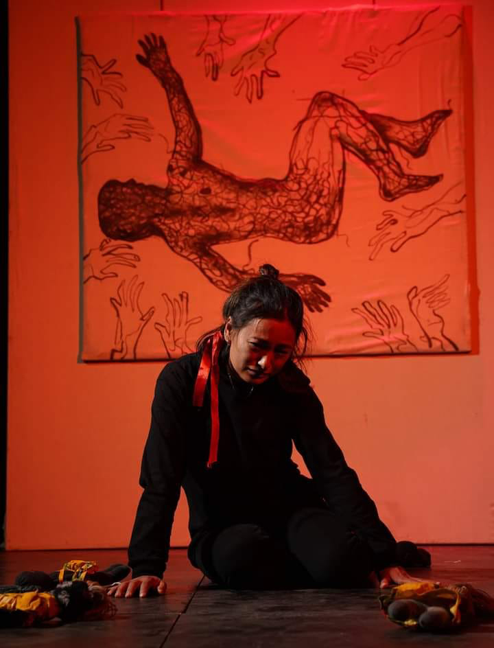 सर्वनाम थिएटरमा नाटक ‘कुमारजी आज्ञा गर्नुहुन्छ’ : बलात्कार विरुद्व गोमाहरुको विद्रोह