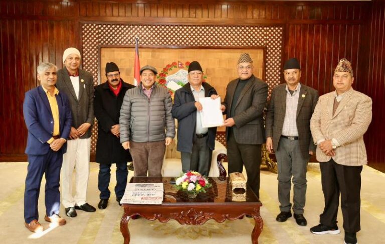 सङ्घीय ऐन निर्माणका निम्ति गम्भीररूपमा लागिपरेको छुः प्रधानमन्त्री ‘प्रचण्ड’