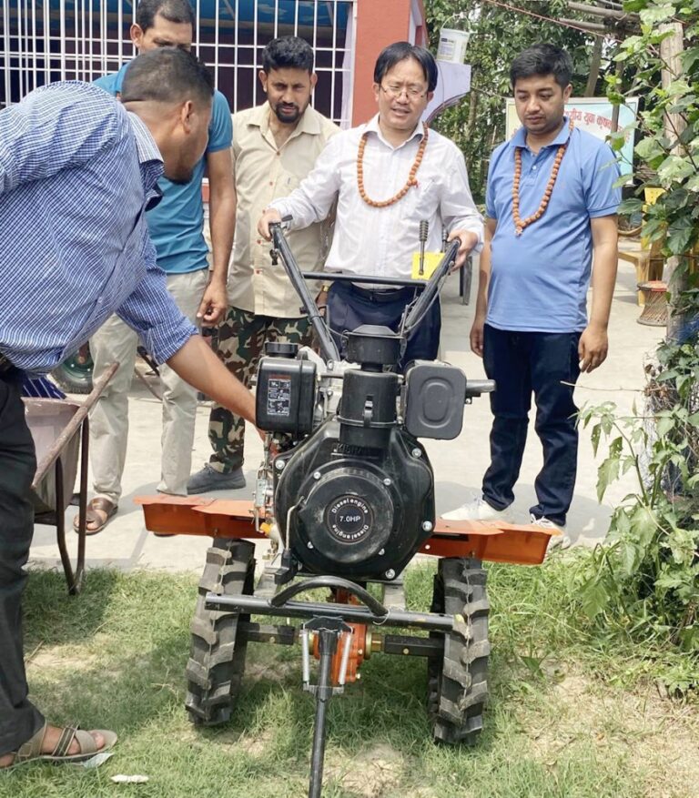 शिवसताक्षी नगरपालिकाद्वरा कृषि उपकरण वितरण