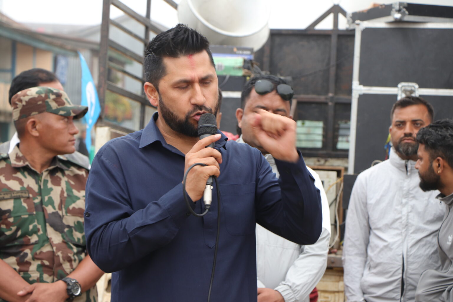 गृहमन्त्री लामिछाने भन्छन्- ‘उपनिर्वाचनमा पैसा बाँड्न गाउँ छिर्नेलाई निर्मम कारवाही गछौँ’