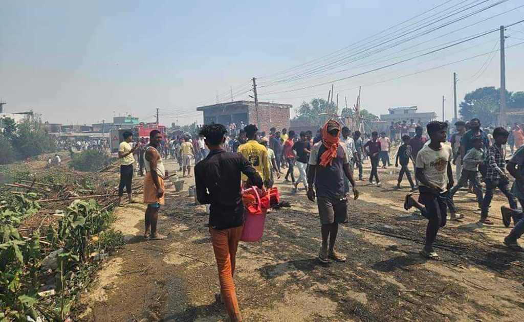 महोत्तरीको मठिहानीमा भीषण आगलागी
