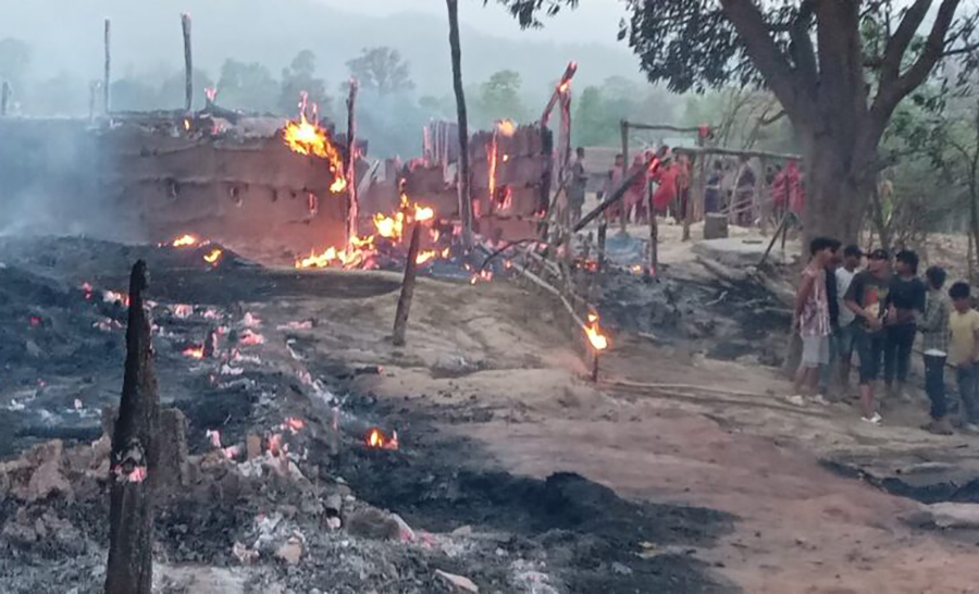 आगो निभाउने क्रममा जलेर दुई जनाको मृत्यु