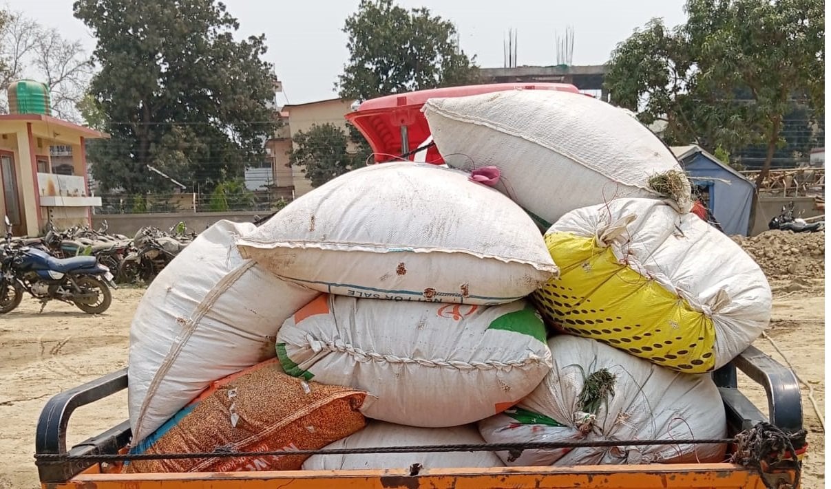 रौतहट नाकाबाट २४ लाख भन्दा बढीको अवैध सामान बरामद