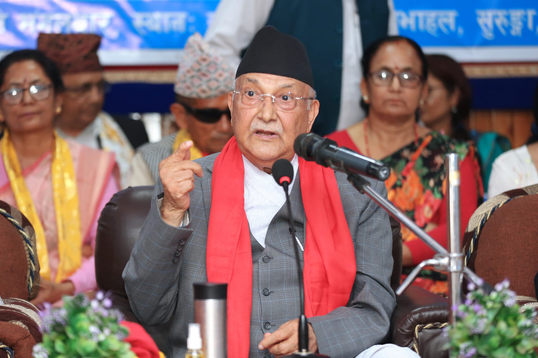 ओलीले भने, ‘नयाँ र स्वतन्त्रको नारा लिएर आउनेसँग जनता अल्मलिरहेका छन्’