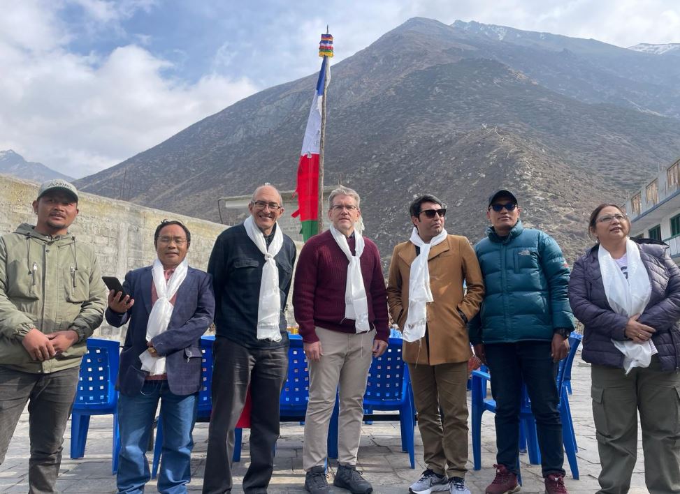 अमेरिकी राजदूत डीन गोरखाको उत्तरी भेगमा