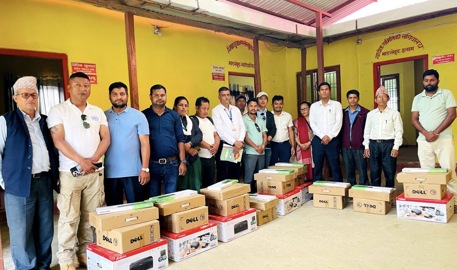 माङसेबुङ गाउँपालिकाद्वरा नौ विद्यालयलाई कम्प्युटर र प्रिन्टर वितरण