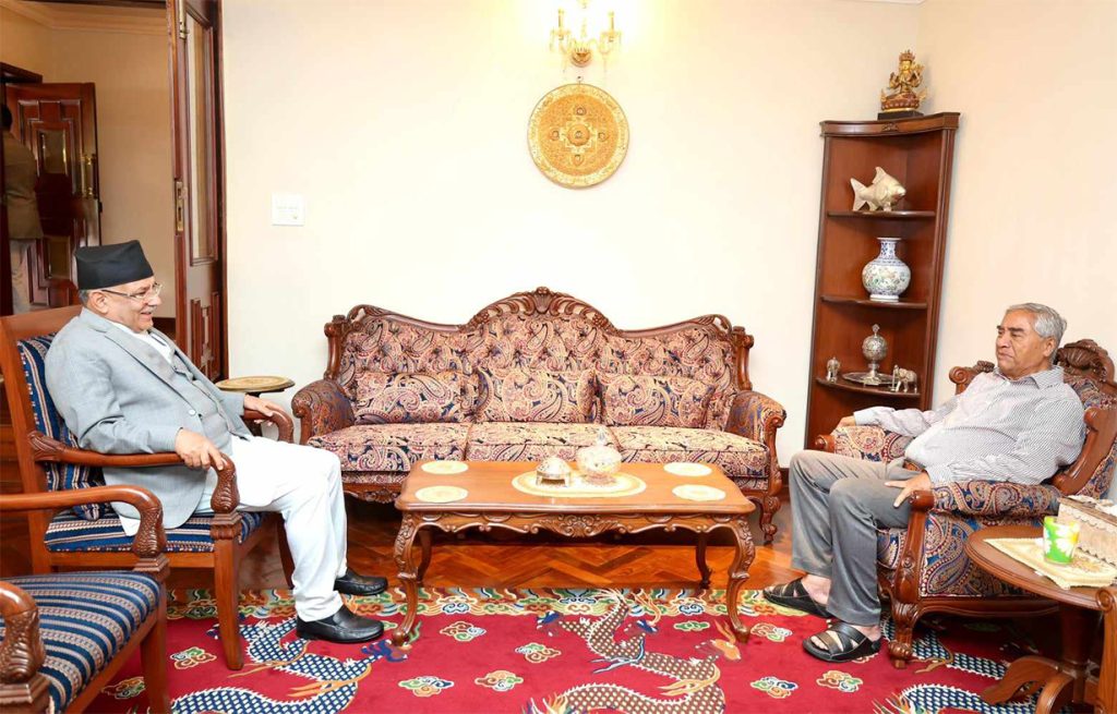 प्रधानमन्त्री प्रचण्ड देउवा निवासमा