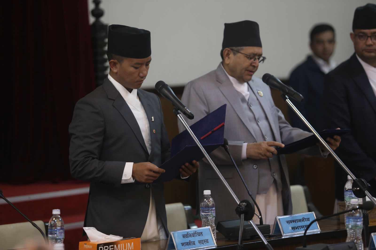 सुहाङले गरे शपथ ग्रहण