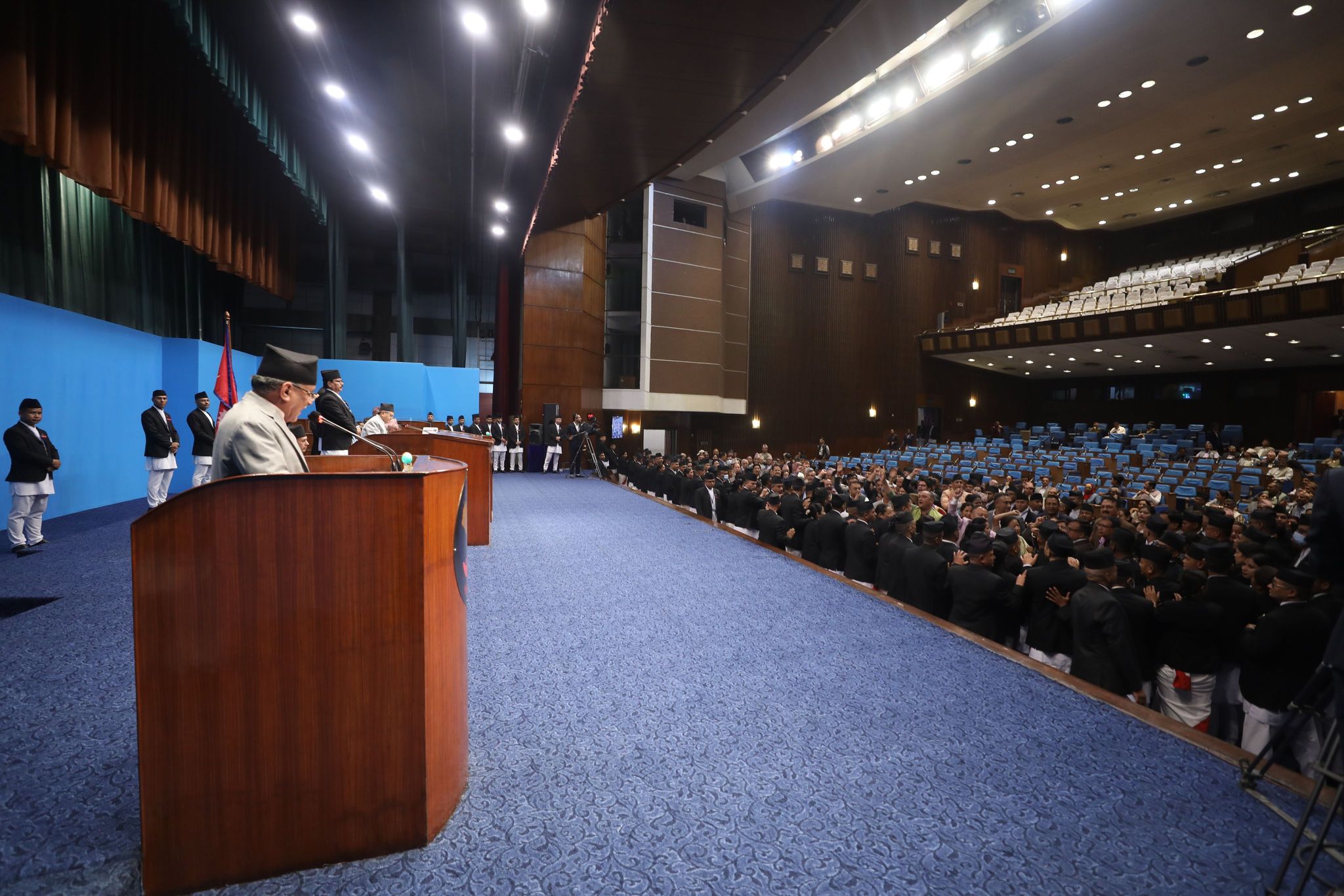 प्रधानमन्त्री प्रचण्डले पाए विश्वासको मत