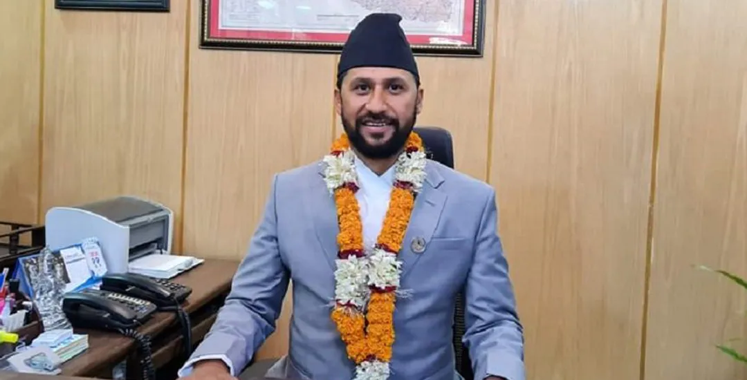 गृहमन्त्री लामिछानेलाई निलम्बन गर्न माग गर्दै सर्वोच्चमा रिट दर्ता