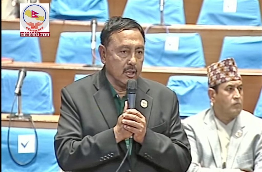 अर्थमन्त्री पुनलाई सांसद गिरीको खबरदारी