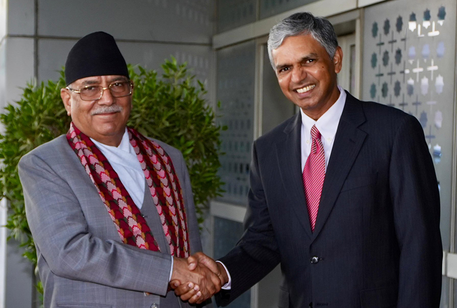 नयाँदिल्ली पुगे प्रधानमन्त्री प्रचण्ड