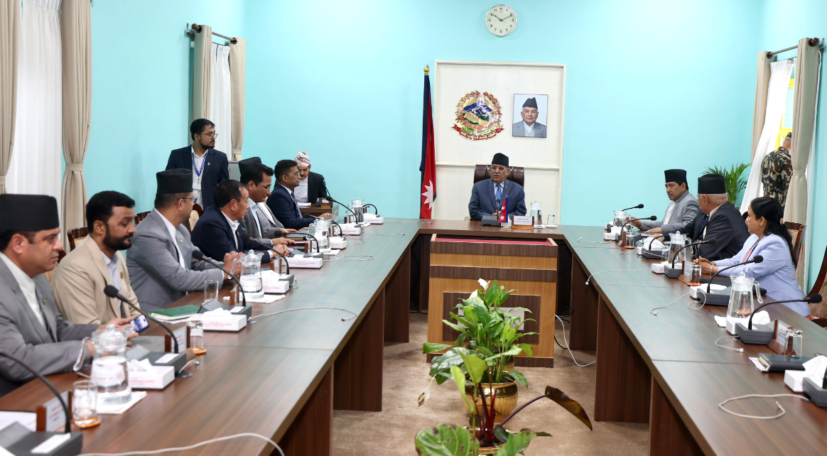 असार दोस्रो साताभित्र मन्त्रीमण्डल हेरफेर गर्ने तयारी