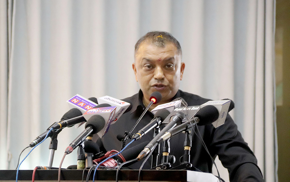 संघमा मन्त्री घटाऔं, प्रदेश नयाँ ढंगले चलाउन संविधान संशोधन गरौं- गगन थापा