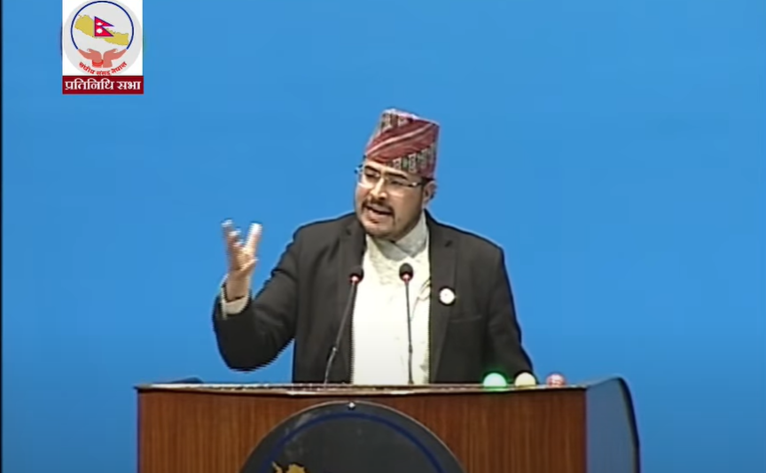 भूमिमन्त्री अधिकारीलाई हिम्मतिलो हुन ज्ञानेन्द्रको सुझाव