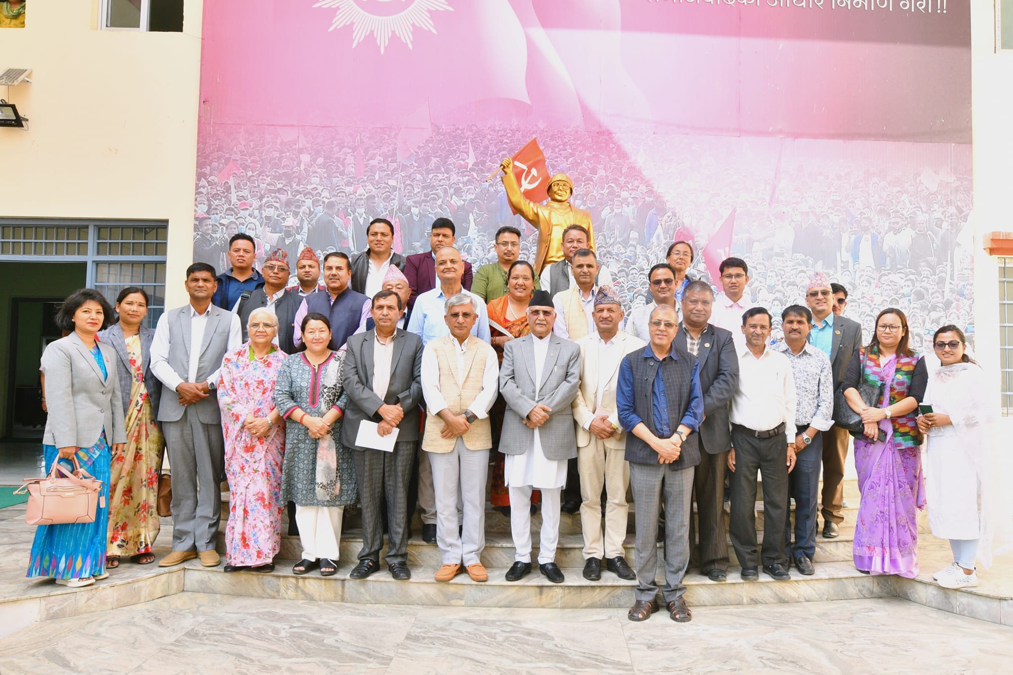 एमाले जम्बो टोली चीन जादैँ