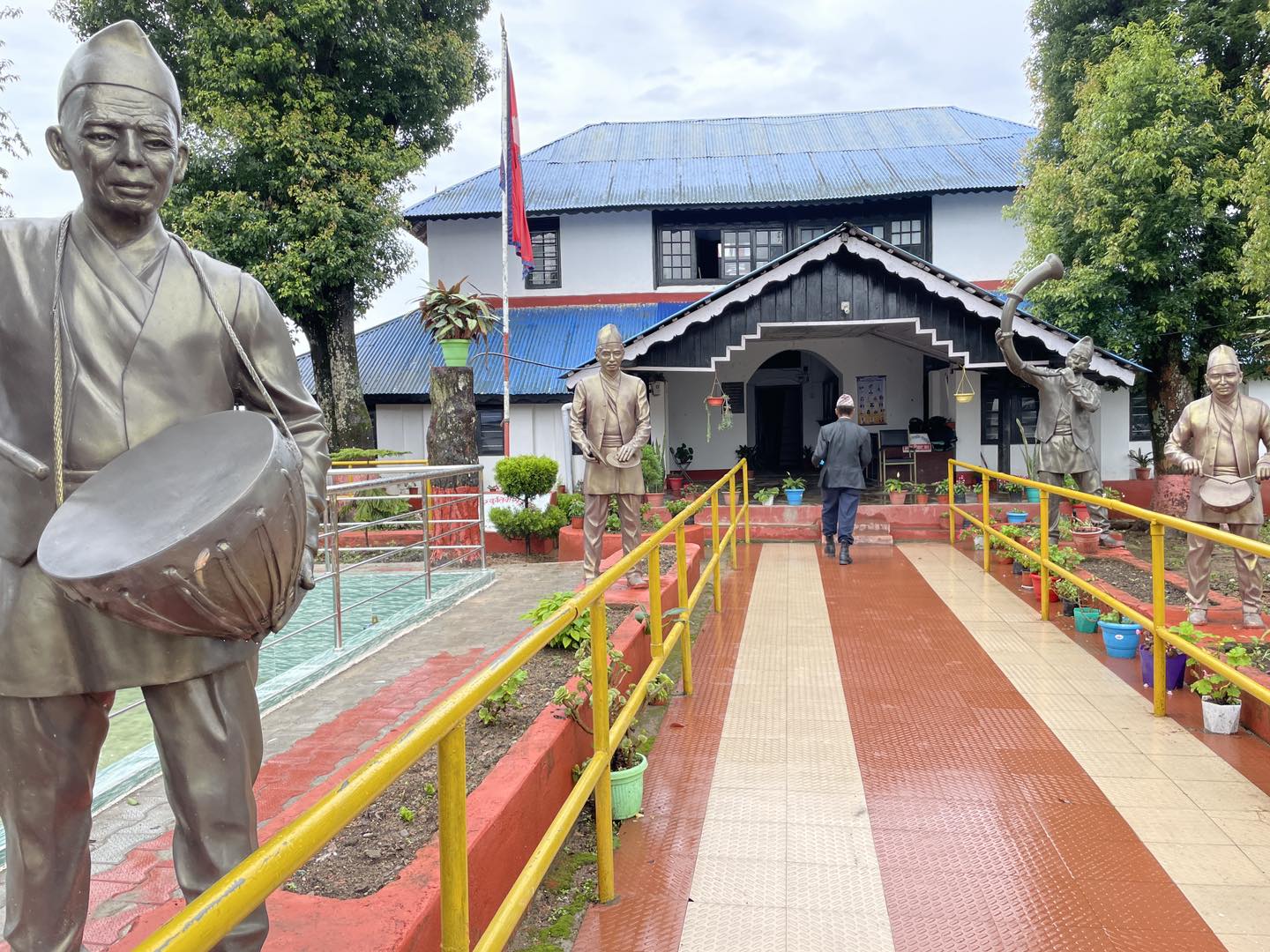 इलाम दरबारमा सामुदायिक पुस्तकालयको उदघाटन