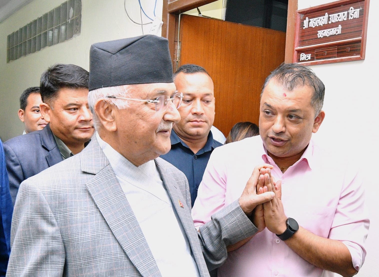 ओली नेतृत्वको सरकारमा मन्त्री बन्न गगनको ‘लविङ’