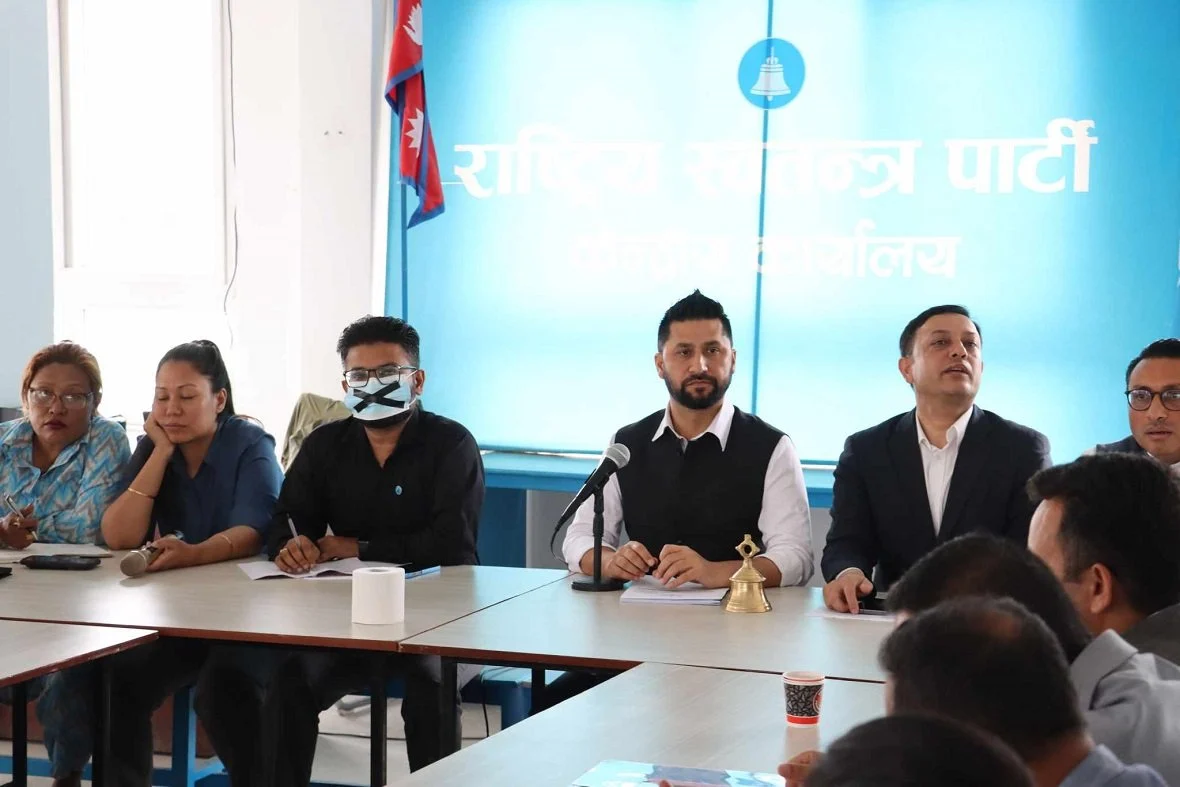 मुकुल ढकालको समीक्षा प्रतिवेदन बैठकमा पेस गर्न रोविले रोके