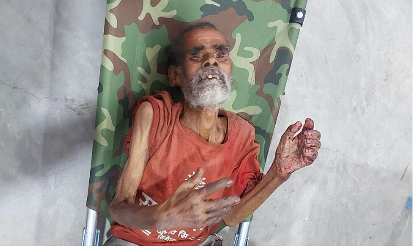 आफ्नै छोराबुहारीले जङ्गलमा छाडेको वृद्धको उद्धार