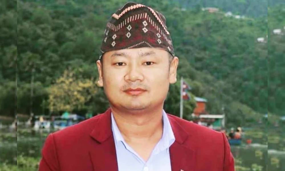 कार्यालय सहयोगी हुँदै वडाध्यक्षसम्म, ४० लाख ऋण तिर्न विदेश लागे