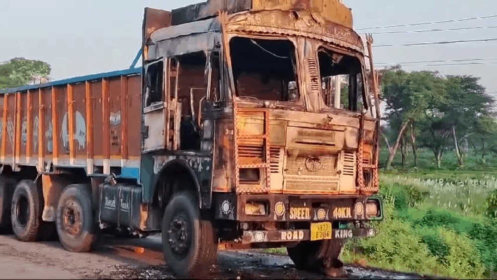 झापामा यातायात बन्दको आव्हान प्रभावहीन, २ जना पक्राउ