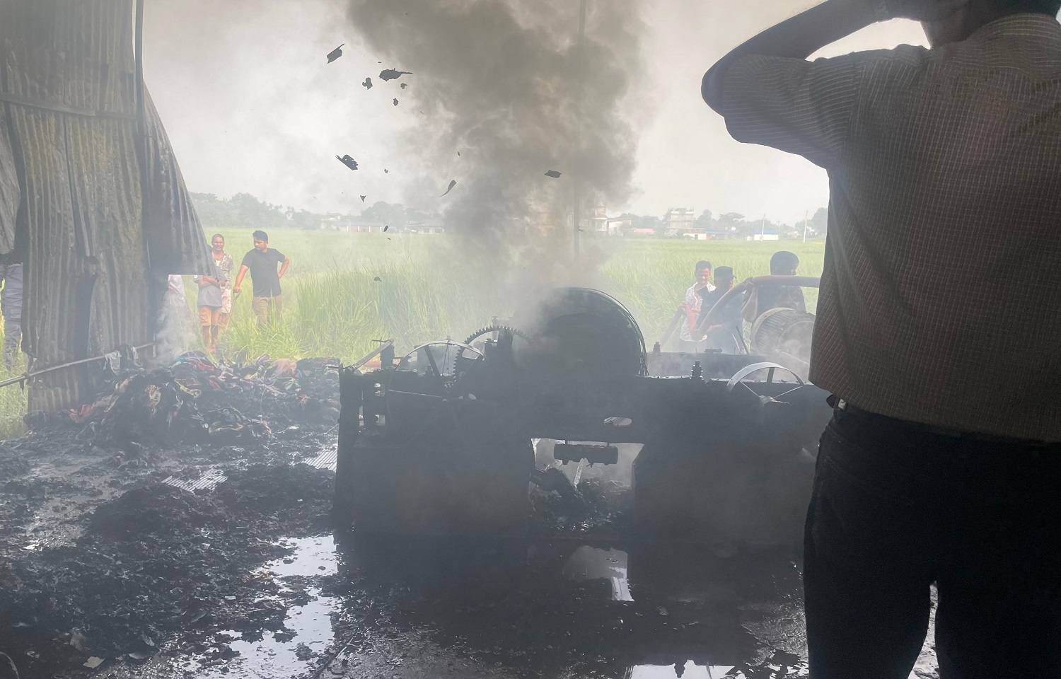 बिर्तामोडको कपास फ्याक्ट्रीमा आगलागी, ४० लाख बराबरको क्षति