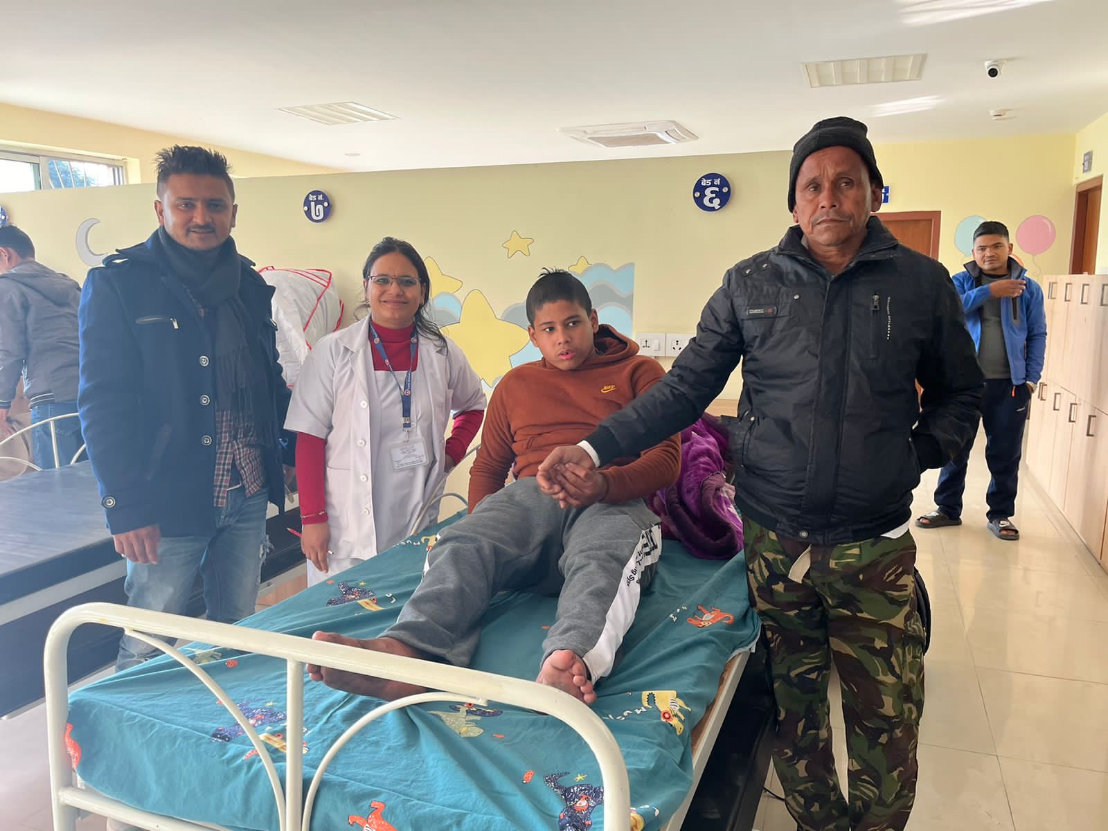 साङ्लोले बाँधेर राखिएका १४ वर्षीय बालकको उपचार सुरु