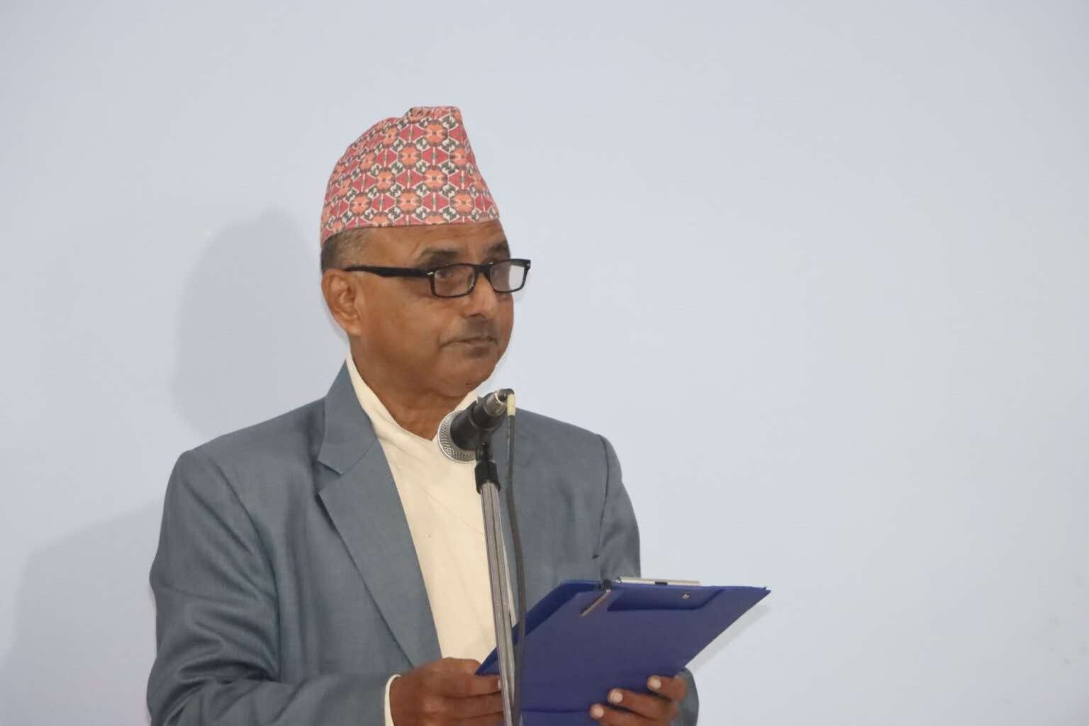 कोशी प्रदेशको नवनियुक्त आन्तरिक मामिला मन्त्री रेवतीरमण भण्डारीले लिए शपथ