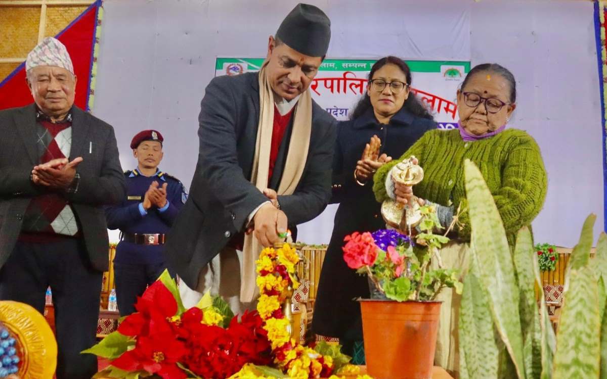 इलाममा विभिन्न क्षेत्रका व्यक्ति र संस्था पुरस्कृत