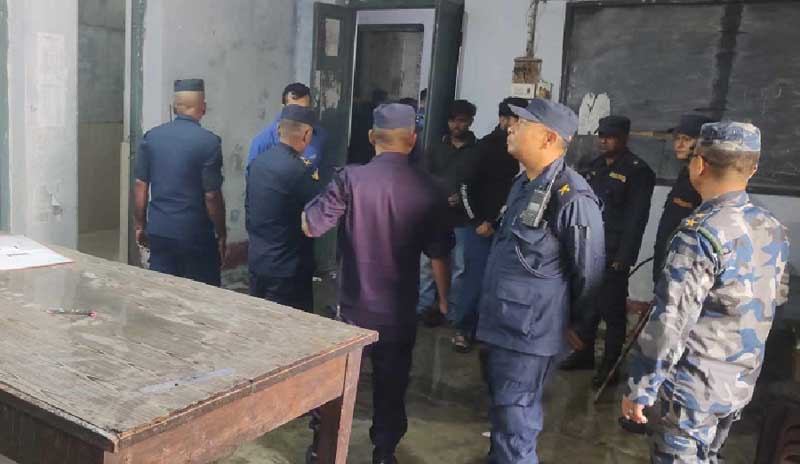 महेन्द्र मोरङ क्याम्पसमा नेवि संघले गर्यो आगजनी र तालाबन्दी