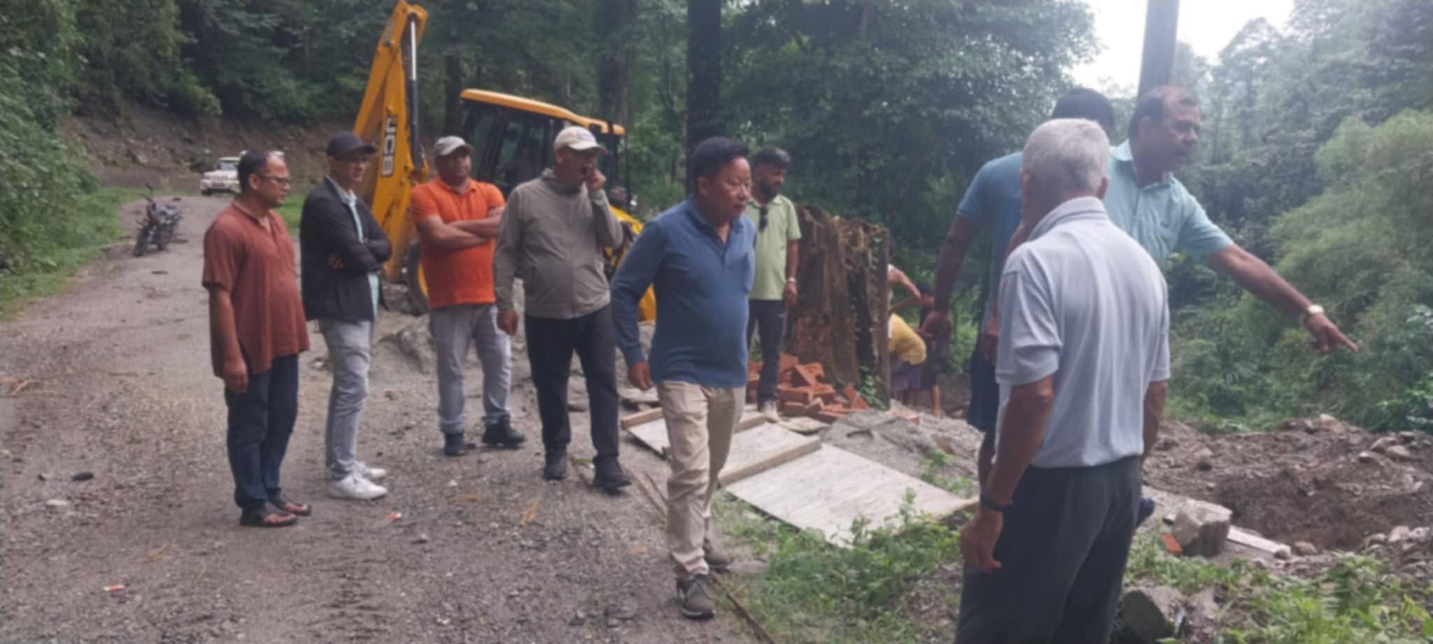 हर्कटे- निन्दा सडक शीर्षक बमोजिम नै निर्माण गर्न जन दबाब, शीर्षक बिपरित गर्न लागेको भनी अख्तियारमा उजुरी